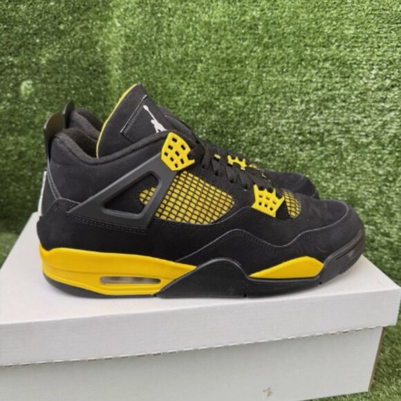 Jordan 4 Retro Mid Thunder - Picture 3 of 8